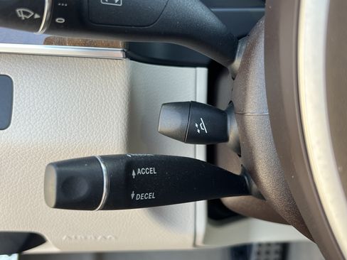 Used 2016 Mercedes-Benz E 350 Sedan image 20