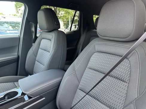 New 2026 Chevrolet Equinox LT w/ Safety and Technology Package FWD image 9
