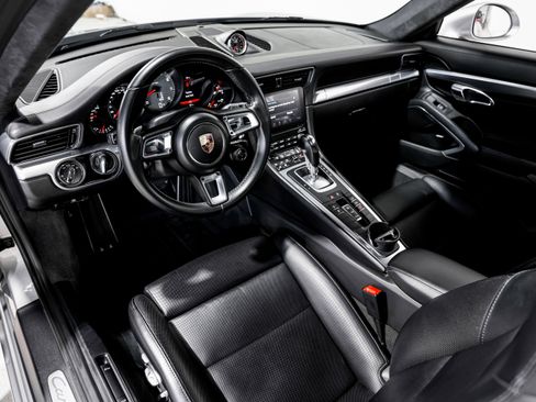 Used 2017 Porsche 911 Carrera 4S AWD/4WD image 9