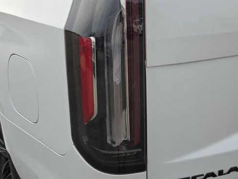 Used 2022 Cadillac Escalade Sport Platinum AWD/4WD image 12