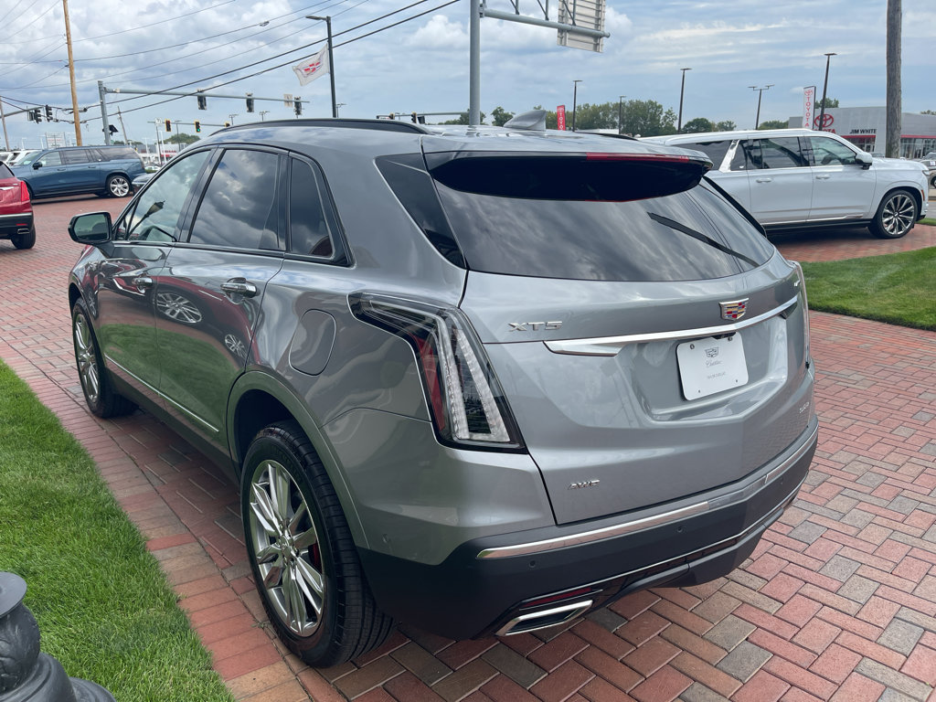 Used 2026 Cadillac XT5 Sportv w/ LPO, Floor Liner Package AWD/4WD image 10