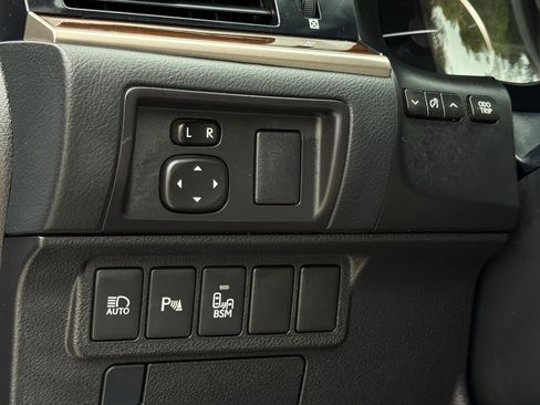 Used 2017 Lexus ES 350 w/ Premium Package FWD image 25