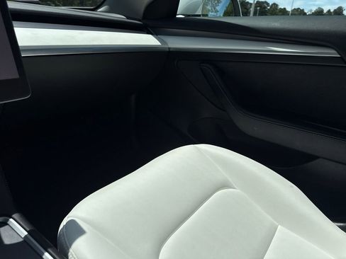 Used 2022 Tesla Model 3 Long Range AWD/4WD image 17