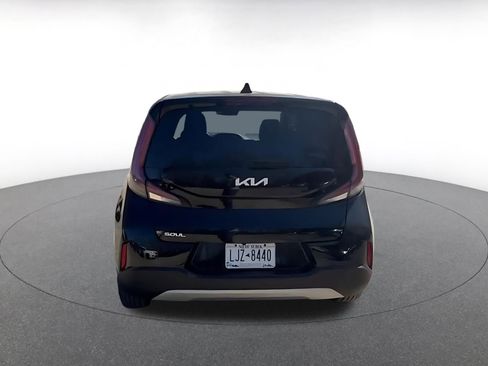Used 2025 Kia Soul LX w/ LX Technology Package image 12