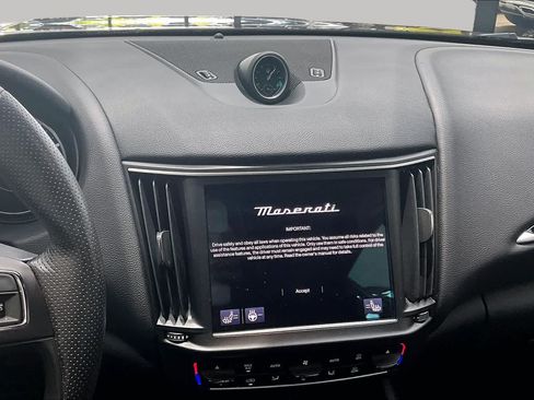 Used 2022 Maserati Levante Modena AWD/4WD image 7