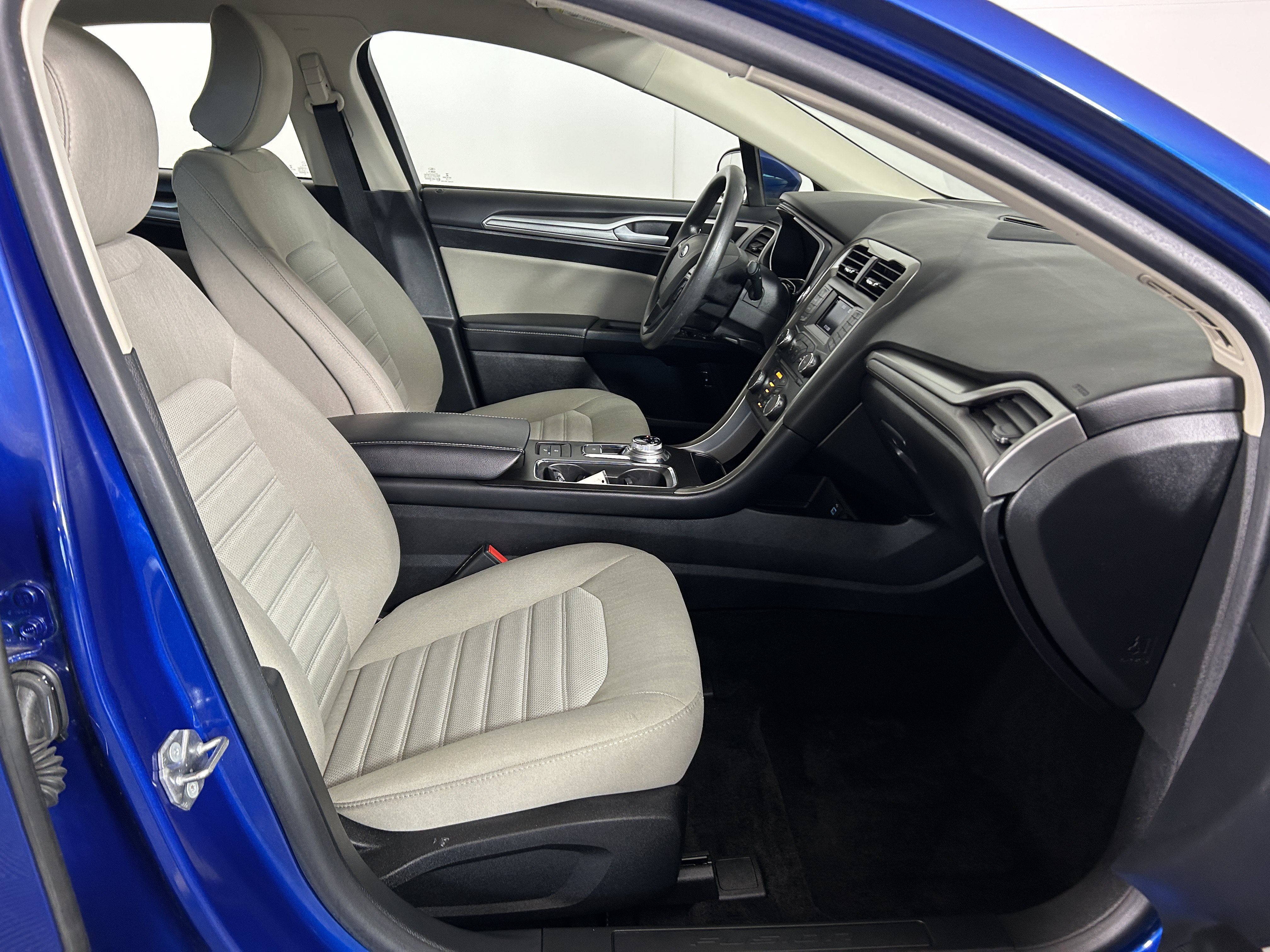 Used 2018 Ford Fusion S FWD image 26