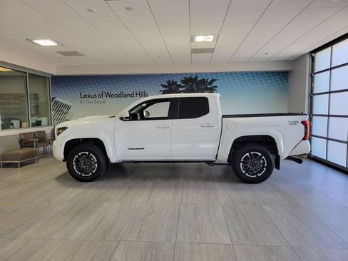Used 2024 Toyota Tacoma TRD Sport AWD/4WD image 2