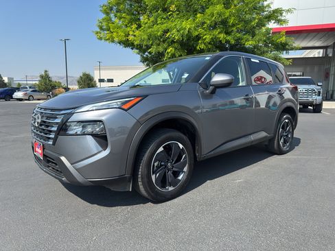 Used 2025 Nissan Rogue SV AWD/4WD image 5