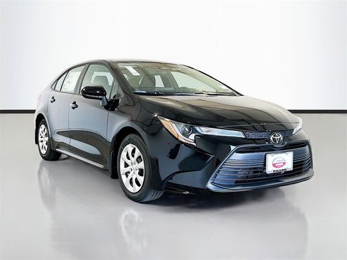 New 2025 Toyota Corolla LE image 3
