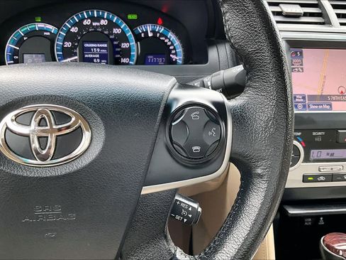 Used 2012 Toyota Camry XLE w/ Leather Pkg FWD image 25