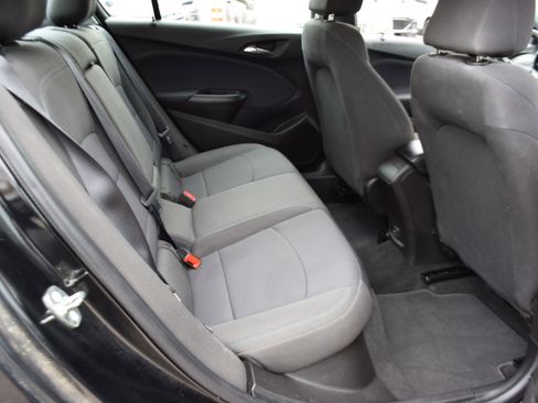Used 2019 Chevrolet Cruze LT image 24