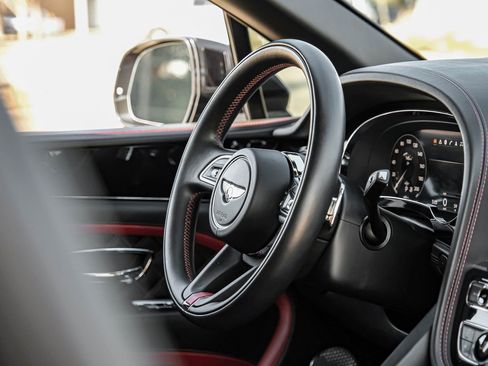 Used 2021 Bentley Bentayga Speed image 15