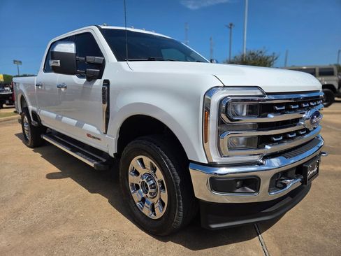Used 2024 Ford F250 Lariat w/ Chrome Package AWD/4WD image 3