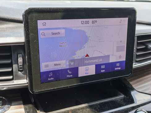 Used 2021 Ford Explorer Limited w/ Equipment Group 301A RWD image 3
