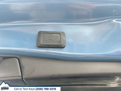 Used 2023 Toyota RAV4 SE w/ Convenience Package image 12