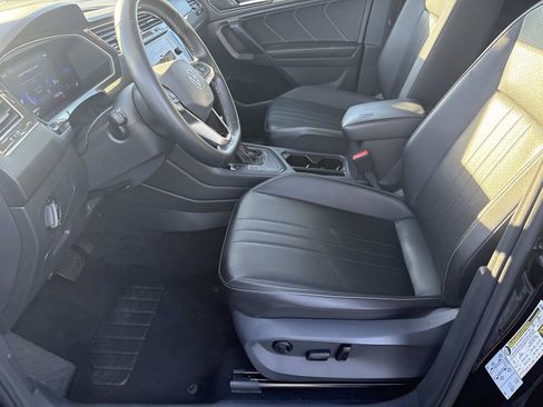 Certified 2022 Volkswagen Tiguan SE w/ Panoramic Sunroof Package image 11