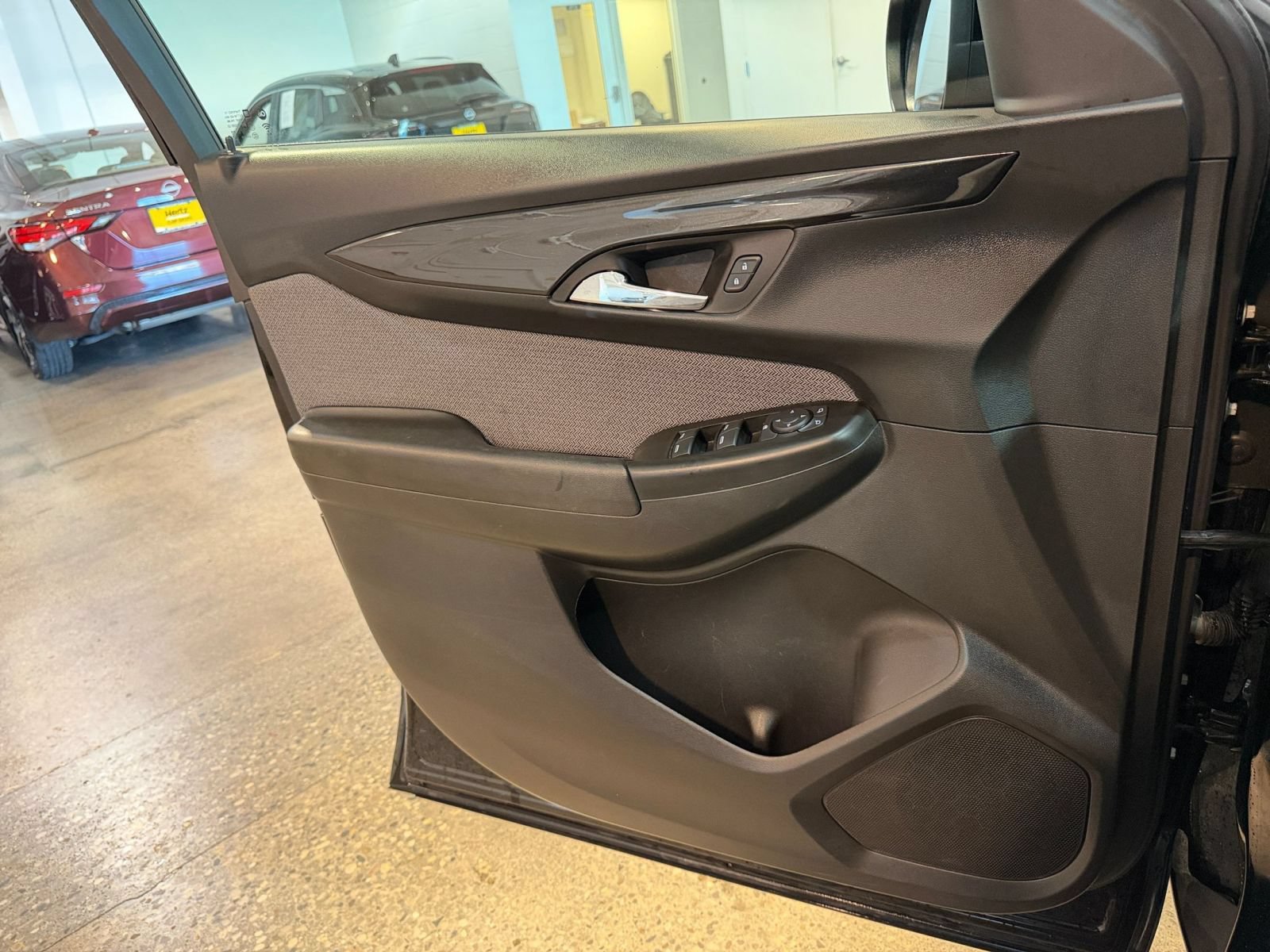 Used 2025 Chevrolet TrailBlazer LT FWD image 18