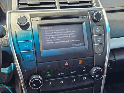 Used 2015 Toyota Camry SE w/ Moonroof Package FWD image 26