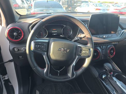 Used 2025 Chevrolet Blazer RS FWD image 17