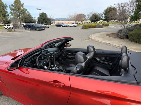 Used 2016 BMW M4 Convertible image 12