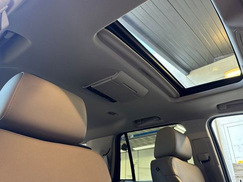 Used 2015 GMC Yukon SLT w/ Open Road Package image 22