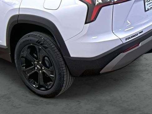 New 2026 Chevrolet Equinox LT w/ Convenience Package II image 8