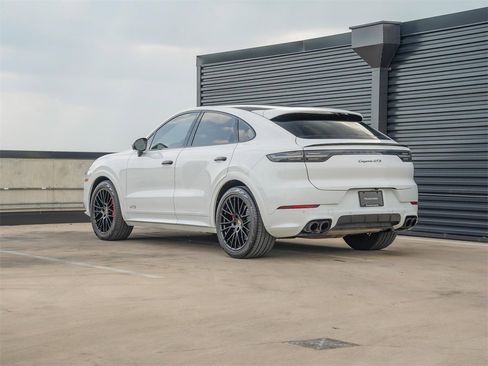 Used 2023 Porsche Cayenne GTS image 3