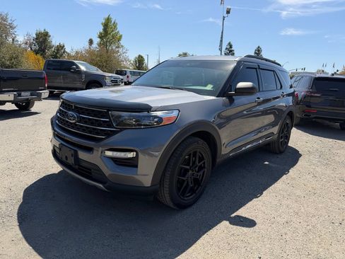 Used 2021 Ford Explorer XLT w/ Equipment Group 202A AWD/4WD image 1
