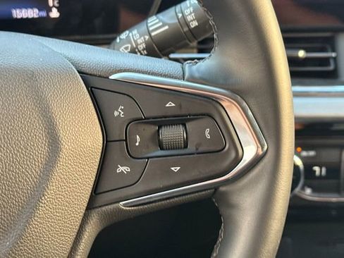 Used 2025 Chevrolet Trax LT w/ LT Convenience Package image 35