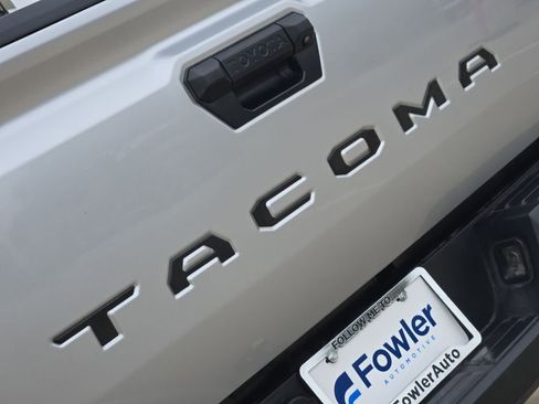 Used 2024 Toyota Tacoma TRD Sport AWD/4WD image 12