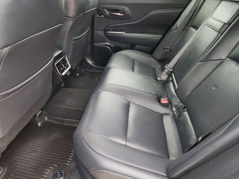 Certified 2025 Toyota Crown w/ Advanced Technology Package AWD/4WD image 32