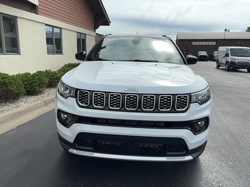 Used 2026 Jeep Compass Limited AWD/4WD image 3