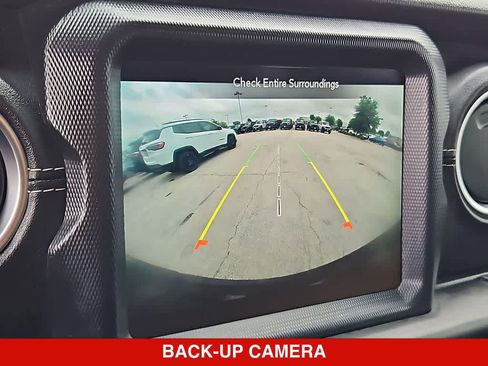 Used 2021 Jeep Wrangler Unlimited Sahara w/ Cold Weather Group AWD/4WD image 30