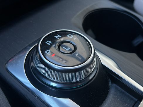 Used 2022 Ford Escape SE w/ SE Sport Appearance Package image 26