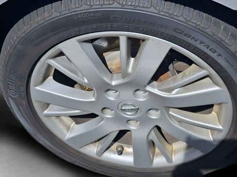 Used 2015 Nissan Sentra SL w/ SL Premium Package FWD image 9
