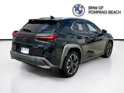 Used 2019 Lexus UX 200 FWD image 7