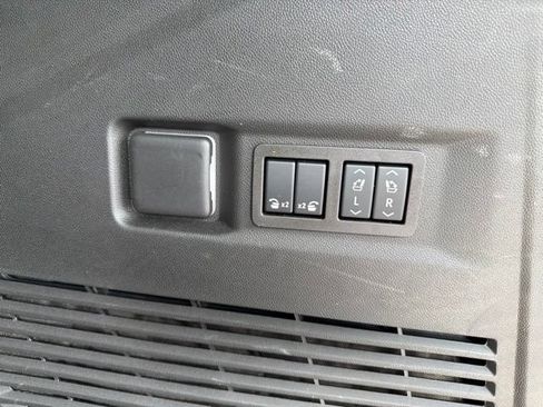 Used 2026 GMC Yukon AT4 Ultimate w/ LPO, Floor Liner Package AWD/4WD image 17