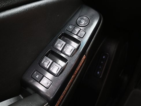 Used 2019 GMC Yukon XL SLT image 25