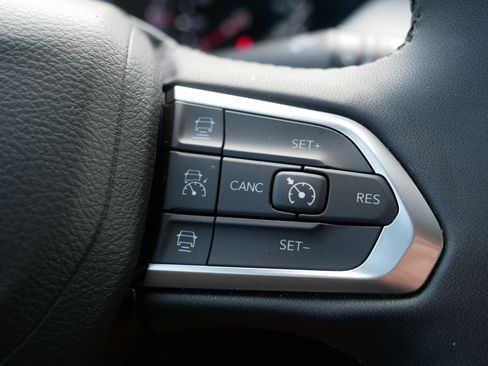 Used 2025 Jeep Compass Limited AWD/4WD image 29