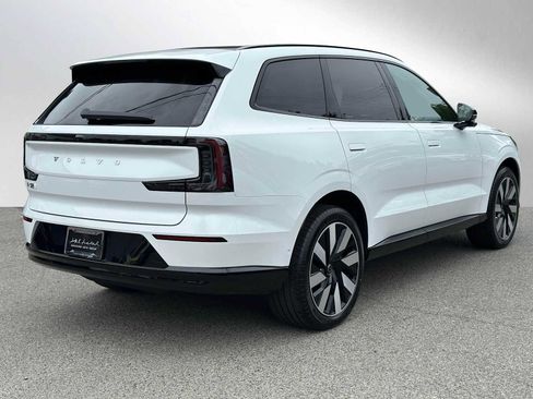 New 2025 Volvo EX90 Plus image 11