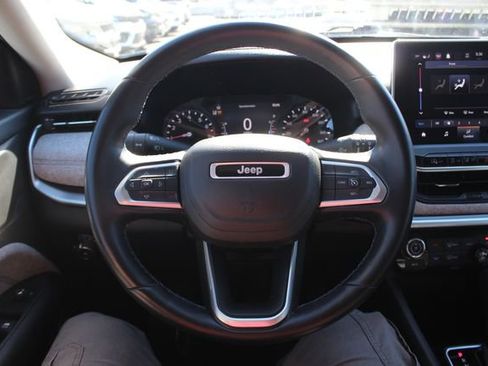 Used 2022 Jeep Compass Latitude w/ Convenience Group image 14