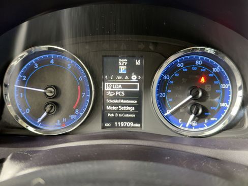 Used 2019 Toyota Corolla SE image 17