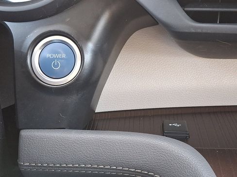 Used 2024 Toyota Sienna LE image 26