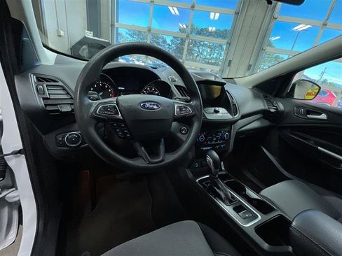 Used 2019 Ford Escape SE image 13