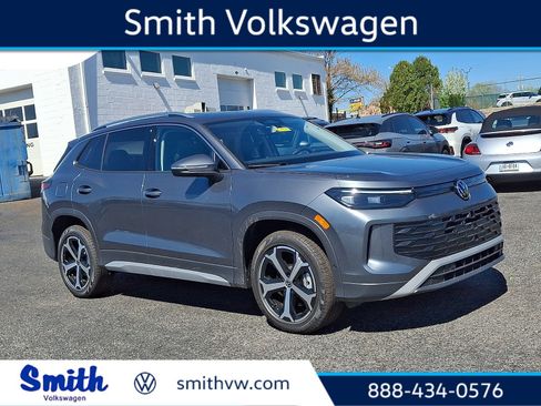 New 2026 Volkswagen Tiguan SE AWD/4WD image 1