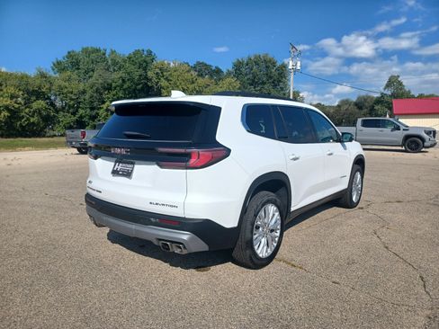 Used 2026 GMC Acadia AWD Elevation w/ Elevation Premium Package image 5