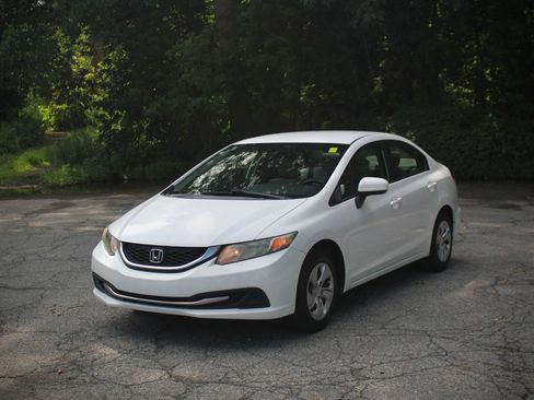 Used 2014 Honda Civic LX image 2