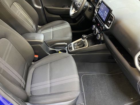 Used 2025 Hyundai Venue SEL FWD image 24