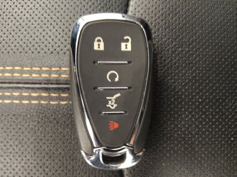 Used 2022 Chevrolet Equinox Premier image 32