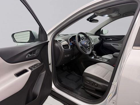 Used 2022 Chevrolet Equinox LT AWD/4WD image 9